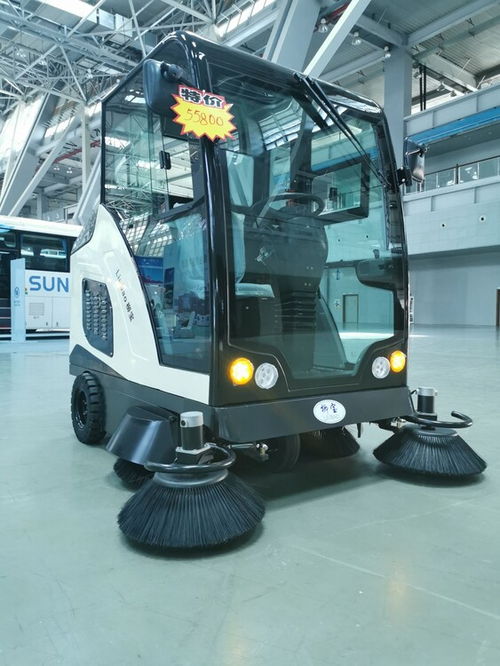 桂林柳寶掃地車LB2000 高效環保的城市清潔衛士
